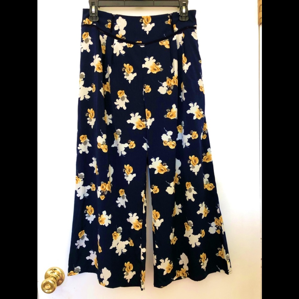 J.O.A Flare Linen Pants